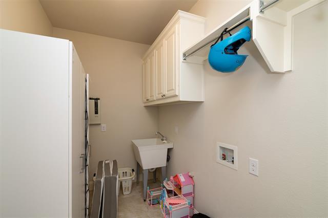Building Photo - 6300 Prairie Hill Ln