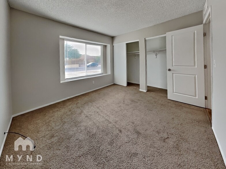 Building Photo - 11220 N 72nd Dr