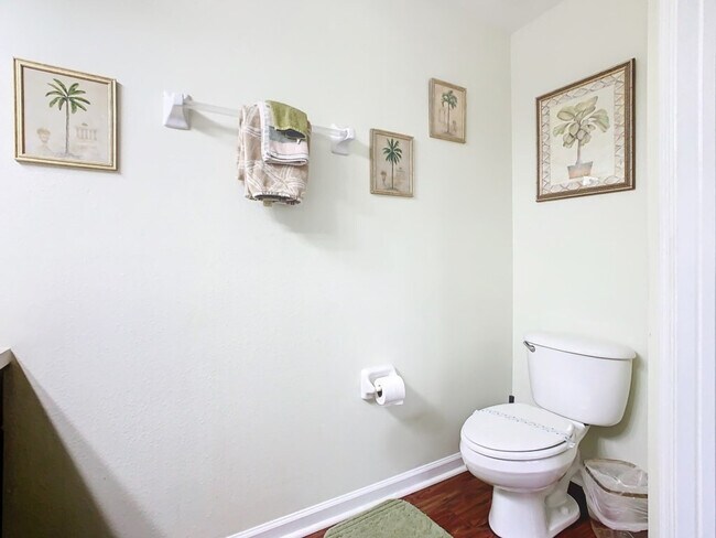 Building Photo - 2314 Silver Palm Dr