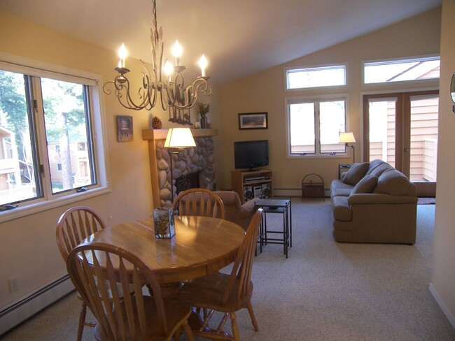 Building Photo - 1 Bedroom in McCloud!  2 Blocks from Incline Beach!