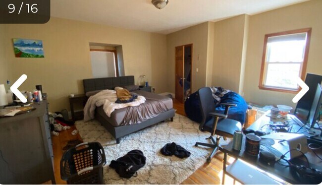 Building Photo - 9/1 Unique 6BR/4BA townhouse w/tons of space!