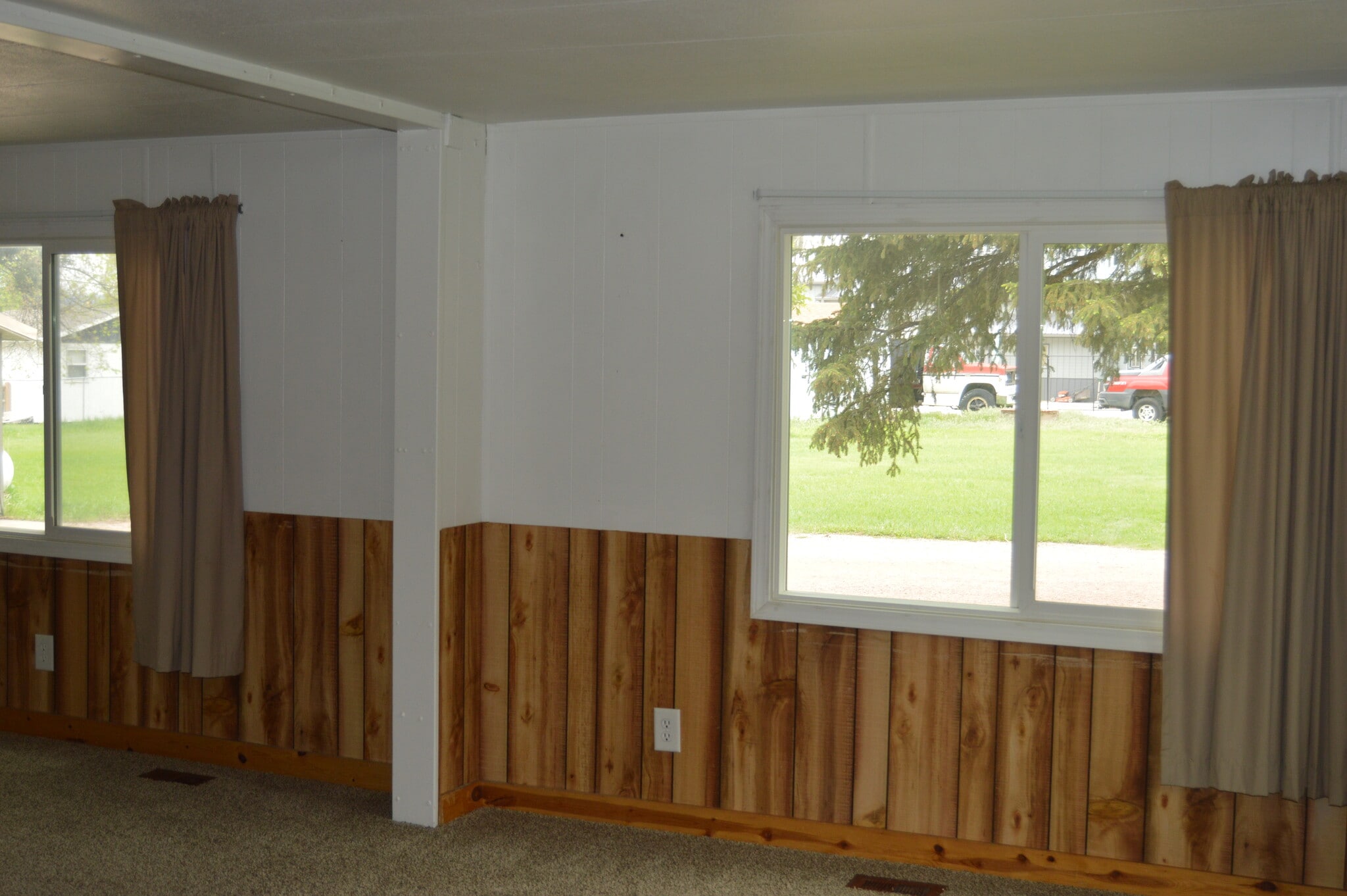 Building Photo - 3537 School Dr