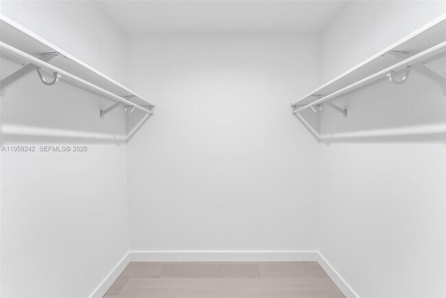 Building Photo - 9221 E Bay Harbor Dr