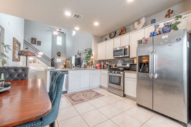 Building Photo - 1124 La Conterra Blvd