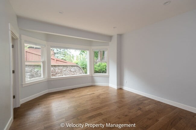Building Photo - Beautiful Home Across the Street from Drake Park!