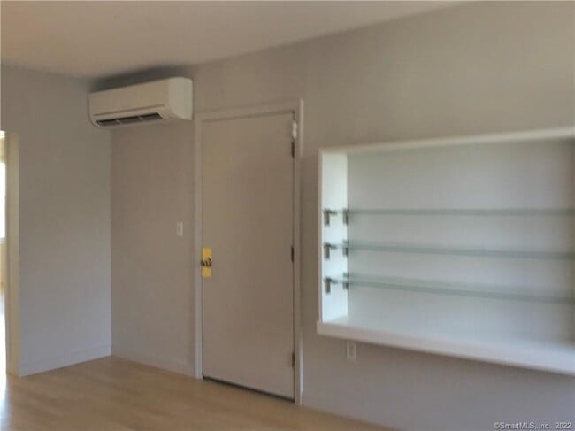Building Photo - 25 Hancox St
