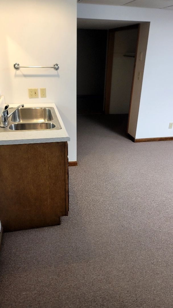 Building Photo - 1703 Lovers Lane Heights