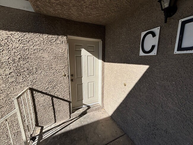 Building Photo - 6208 Yerba Ln