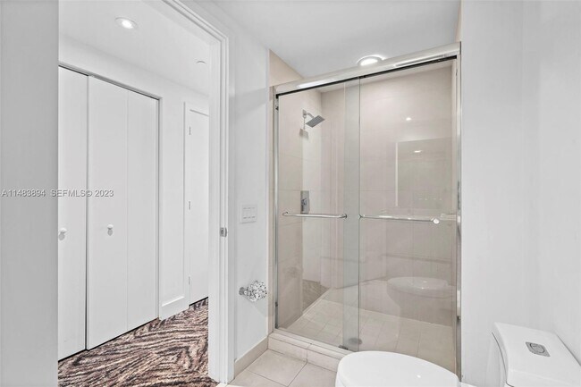 Building Photo - 4111 S Ocean Dr