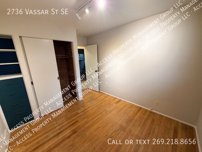 Building Photo - 2736 Vassar Dr SE