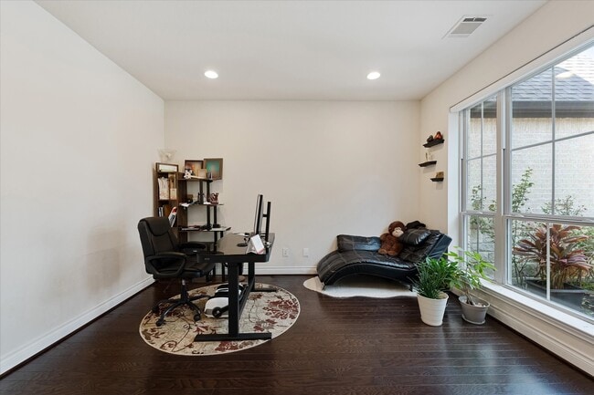 Building Photo - 28216 Beckwood Dr