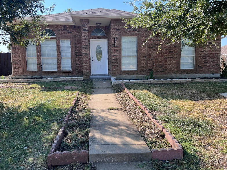 Primary Photo - 2066 Vista Dr