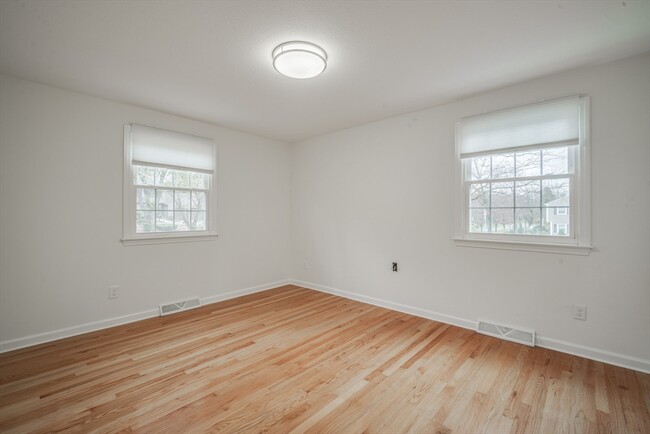 Building Photo - 810 Frank Smith Rd