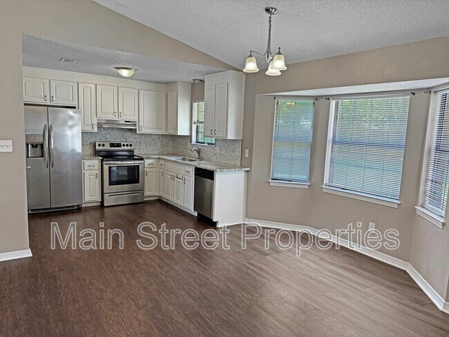 Building Photo - 7524 Sandy Creek Dr