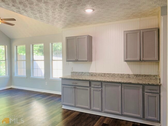 Building Photo - 30 Standing Rock Rd