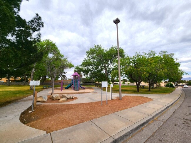 Building Photo - 3362 Highridge St