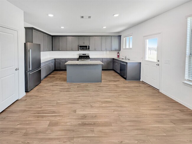 Building Photo - 1328 Ventura Crk Dr