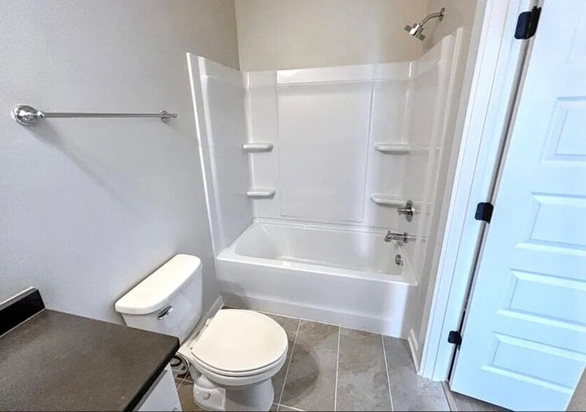 Building Photo - 1200 Windsor Sq