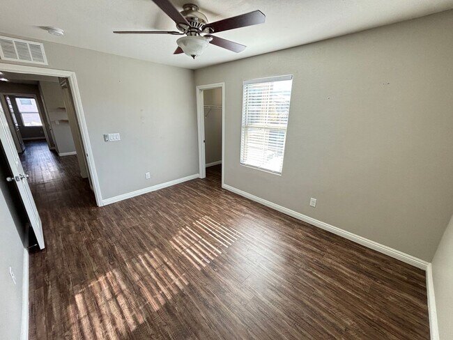 Building Photo - 10835 Broxden Jct Ave