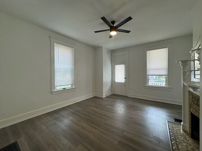 Building Photo - 7 Bed/3 Bath Mins. from UC Campus $750/pp ...