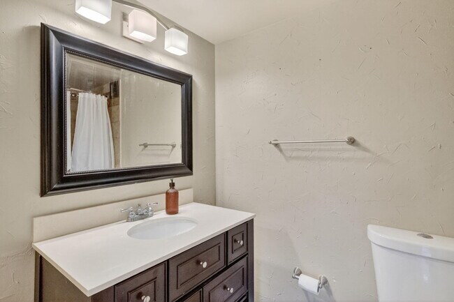 Building Photo - 2029 N Ocean Blvd