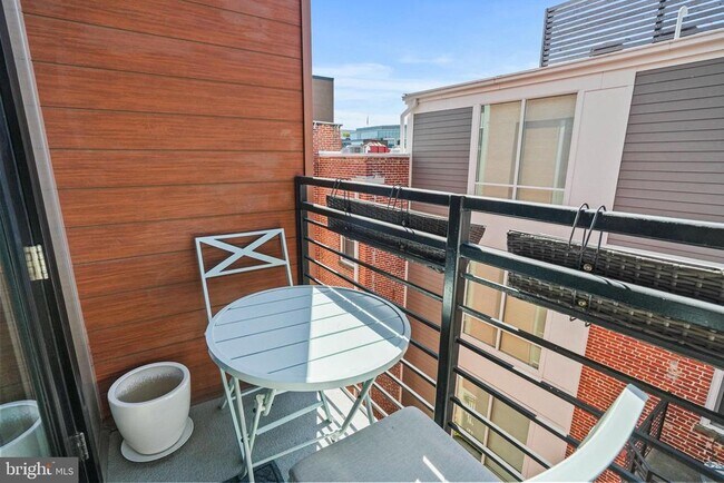 Building Photo - 1745 N St NW