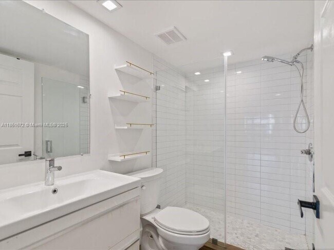 Building Photo - 9020 SW 125th Ave
