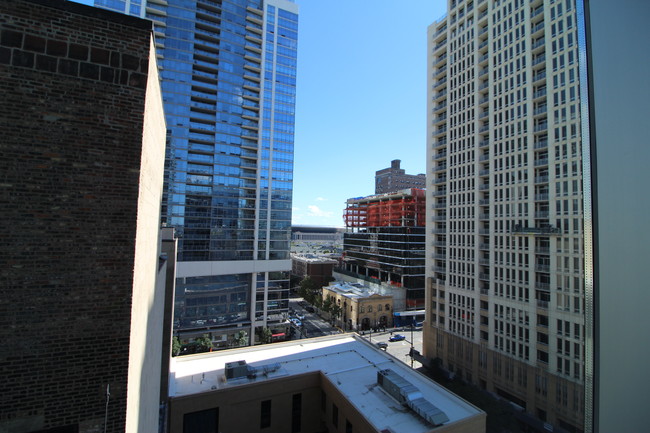 Building Photo - 1345 S Wabash Ave