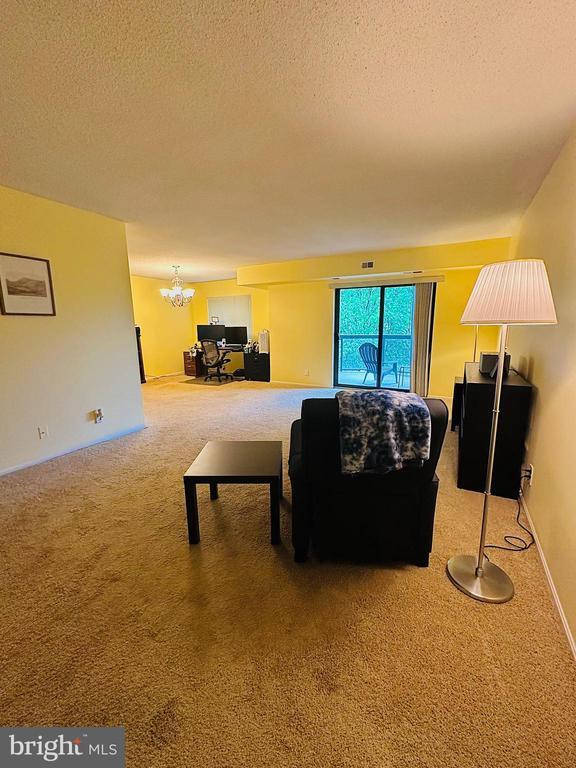 Building Photo - 8370 Greensboro Dr