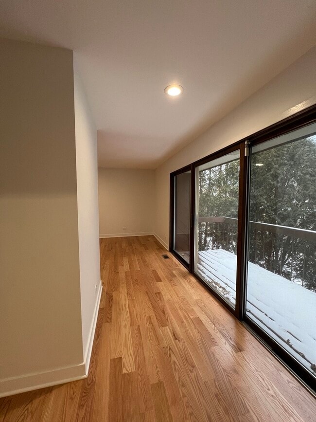 Building Photo - 1545 Winnetka Rd