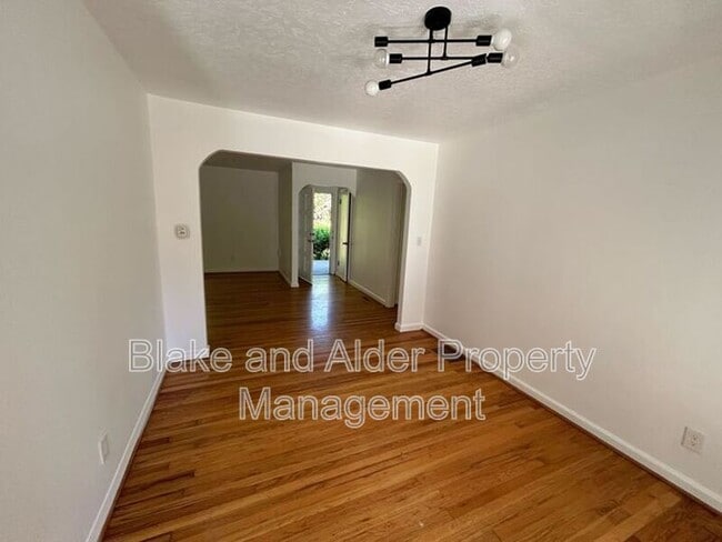 Building Photo - 198 NE 157th Ave