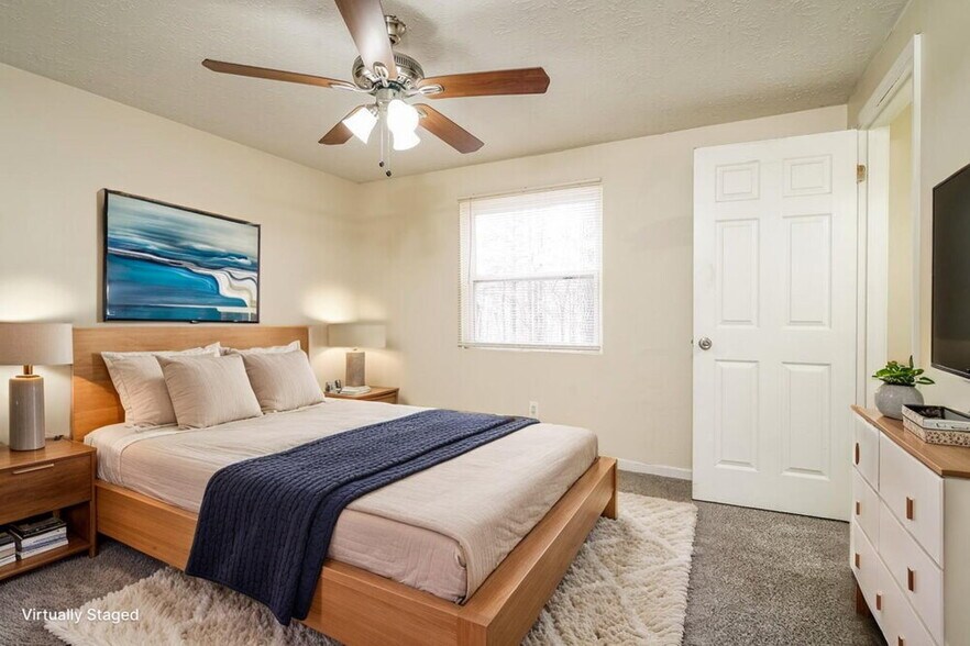 Building Photo - 3075 Flowers Dr