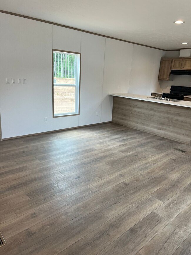 Building Photo - New! Move In Ready & Close to Downtown Aynor!