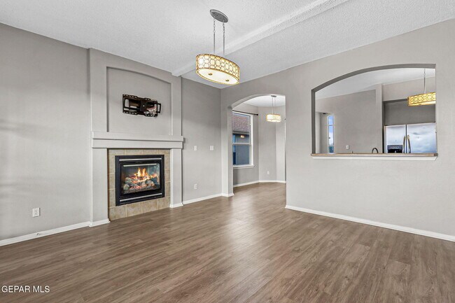 Building Photo - 10737 Pleasant Sand Dr