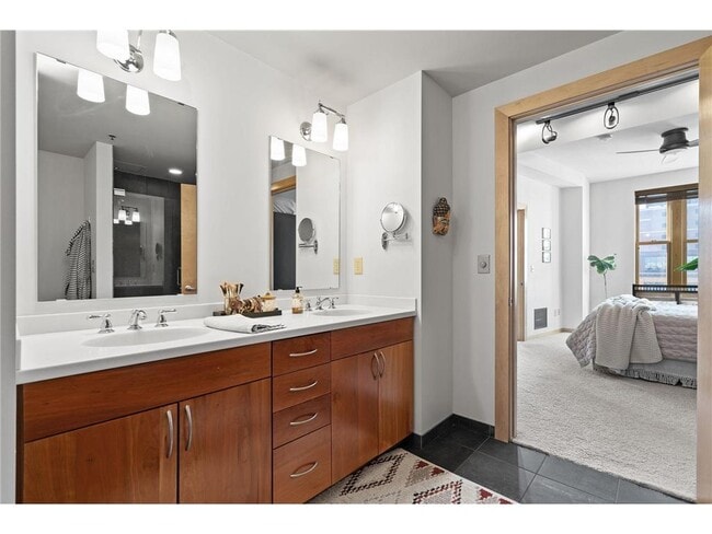 Building Photo - 401 N 2nd St