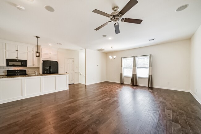 Building Photo - 5305 Avenue J