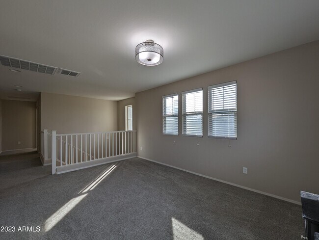 Building Photo - 1253 N 166th Ave