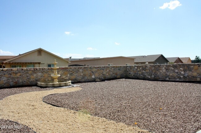 Building Photo - 14444 Desert Sage Dr