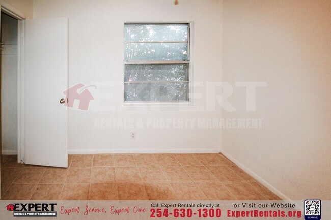 Building Photo - Charming 3-Bedroom Home