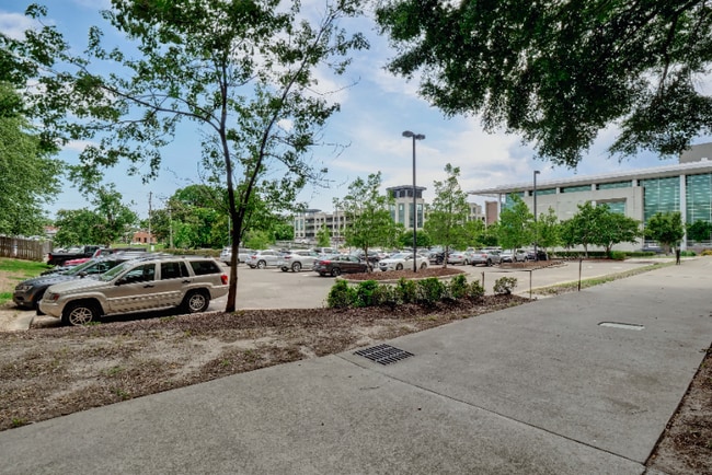 Building Photo - 715 N 4th St