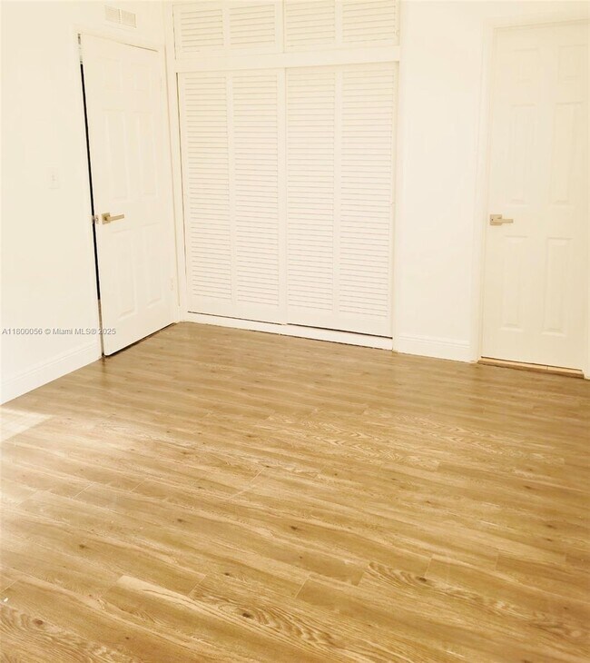 Building Photo - 4225 SW 98th Ct
