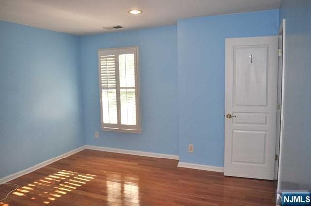 Building Photo - 124 White Pine Ct
