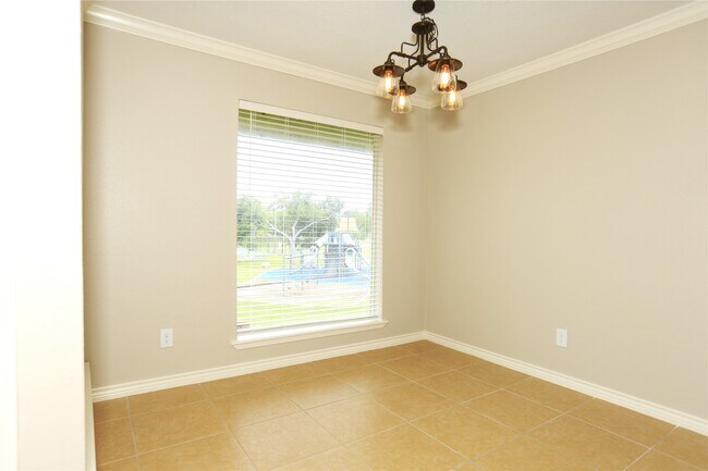 Building Photo - 418 Garland Dr