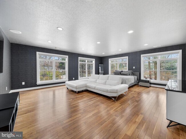 Building Photo - 11701 Winterset Terrace