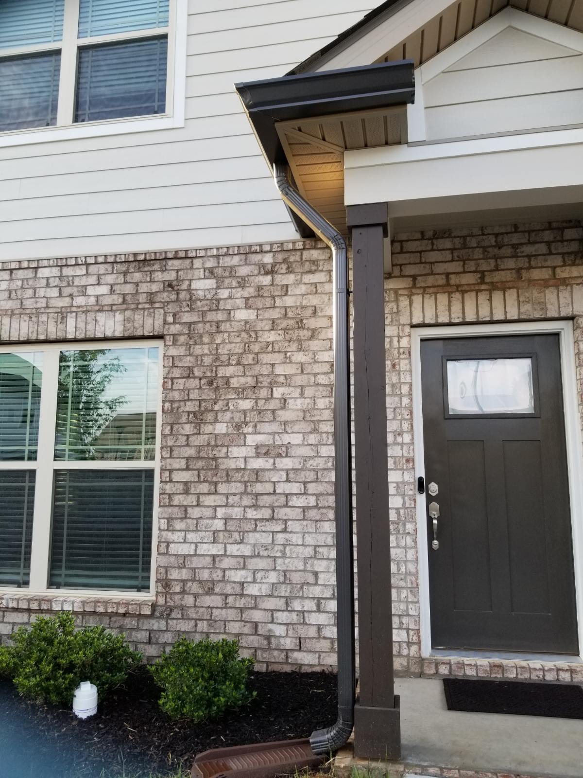 Building Photo - 555 Gresham Ln