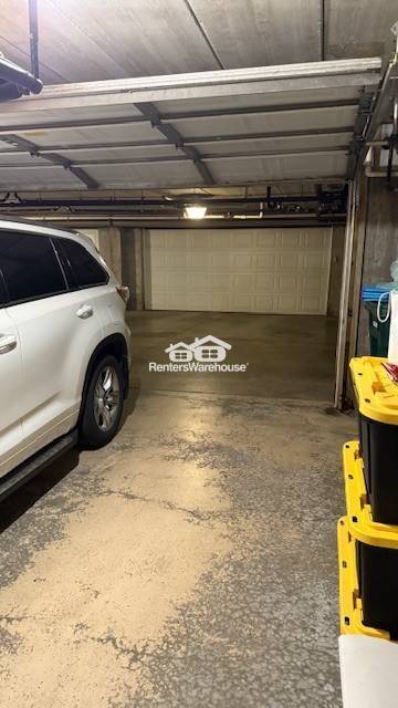 Building Photo - 10740 Town Square Dr NE