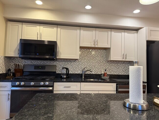 Building Photo - 32 John Hancock Dr