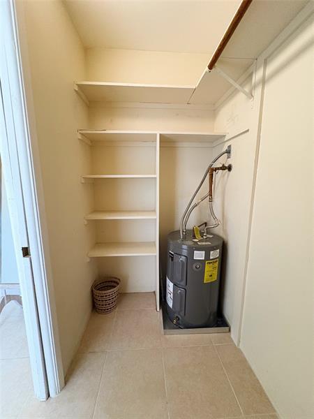 Building Photo - 2719 NE 32nd St