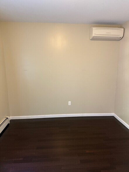 Building Photo - 6132 Booth St