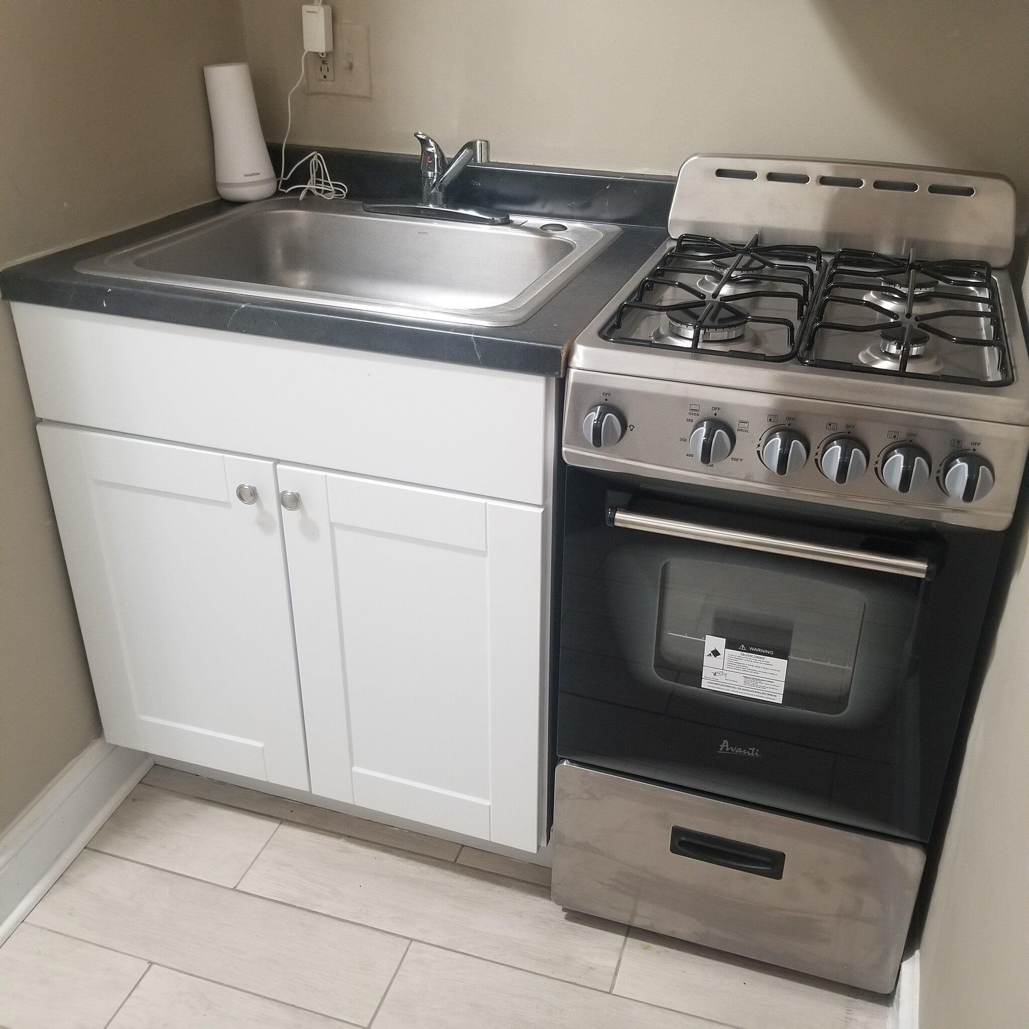 Kitchen - 1900 W Virginia Ave NE